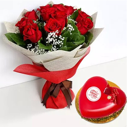 12 Red Roses Bouquet with Heartshape Cake