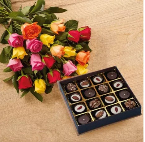 Beauty of Roses Bouquet n Chocolates