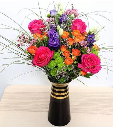 Roses N Lisianthus in a Vase