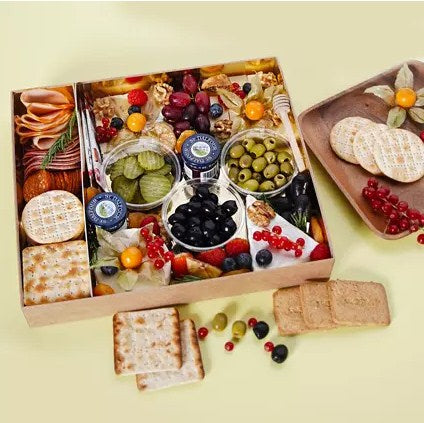 Small Cheese Box with Condiments