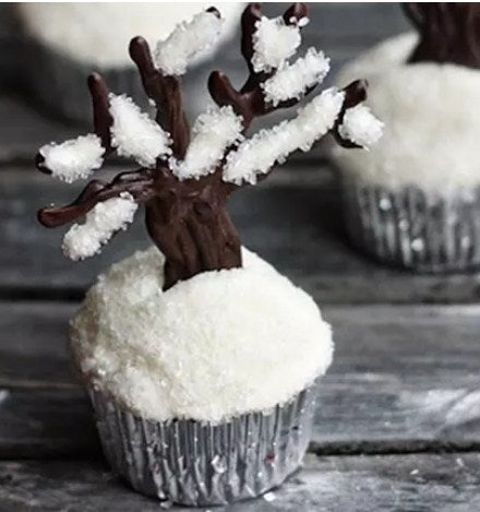 Snowy Cupcakes 6 Pcs