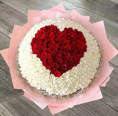 400 Heart Roses Arrangement