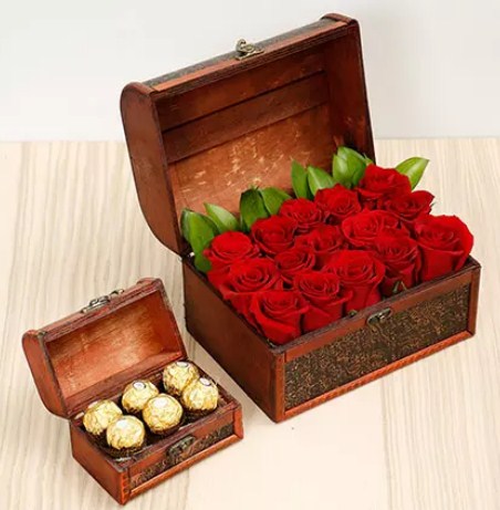 Elegant Box Of 15 Red Roses and Chocolates