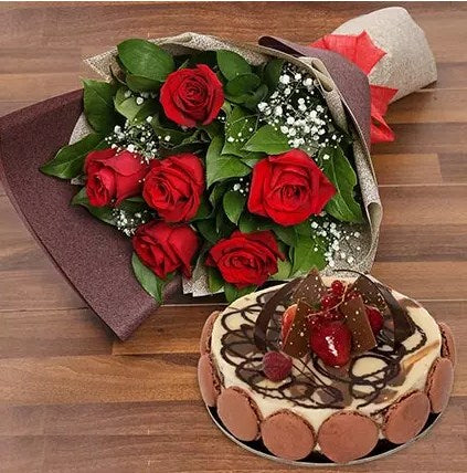 Enchanting Rose Bouquet With Marble Cake