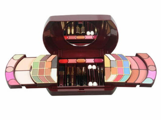Max Touch Makeup Kit Multicolour and brushes