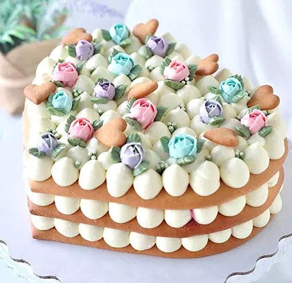 Pretty Flower Heart Cake 1.5Kg