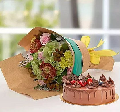 Royal Flower Bouquet With Chocolate Fudge Cake