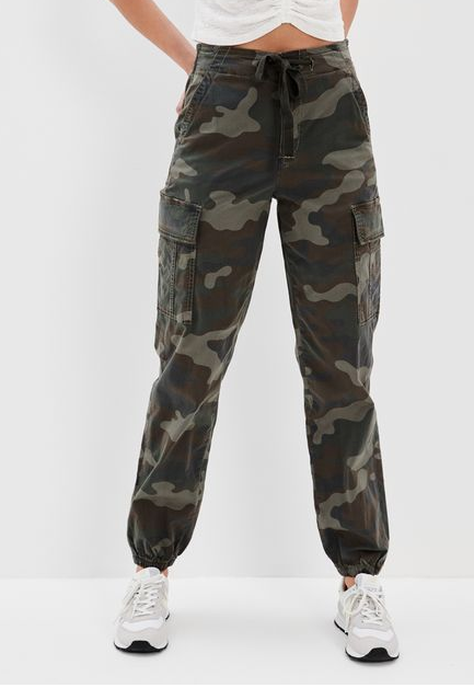 AE CARGO CAMO BAGGY MOM JOGGER