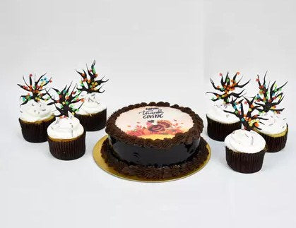Thanksgiving Cake n Cupcakes